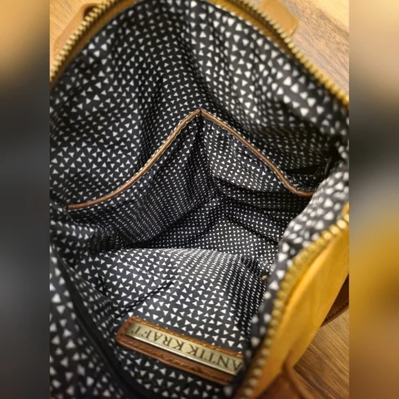 Antik Kraft Vegan Leather Crossbody Bag - Picture 4 of 4